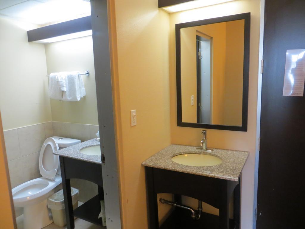 University Inn Austin North الغرفة الصورة